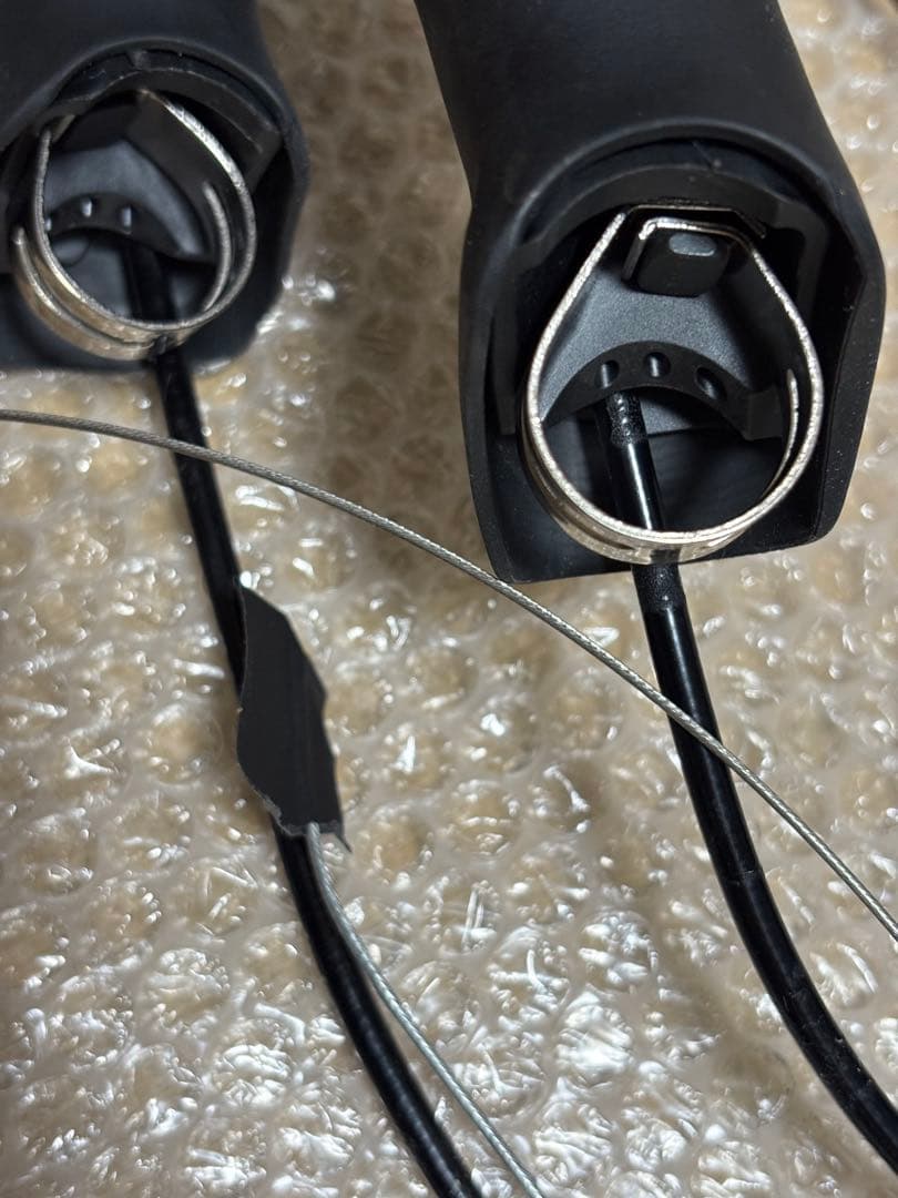 SHIMANO Tiagra ST-4600 sti2x10 idiom0に付属