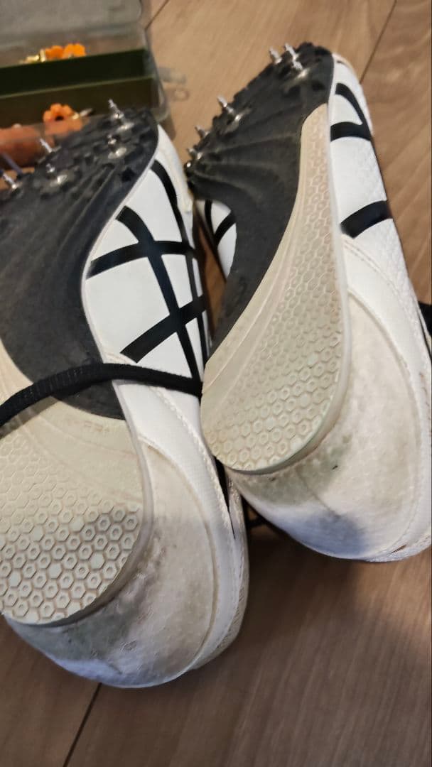 陸上スパイク　ASICS ホワイト　26.0 27.5