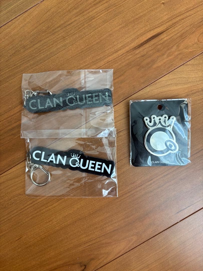 CLAN QUEEN キーホルダー&ロゴピンズ