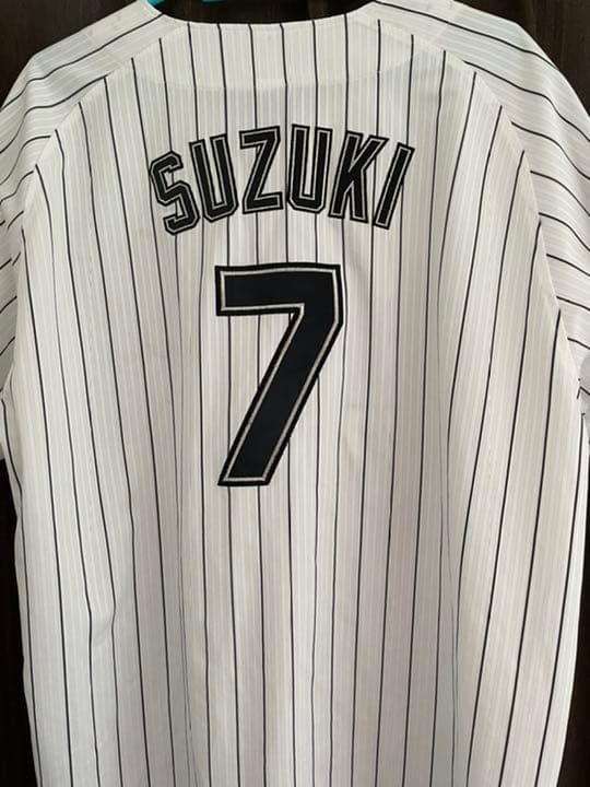 鈴木大地選手　ロッテ時代　ユニフォーム