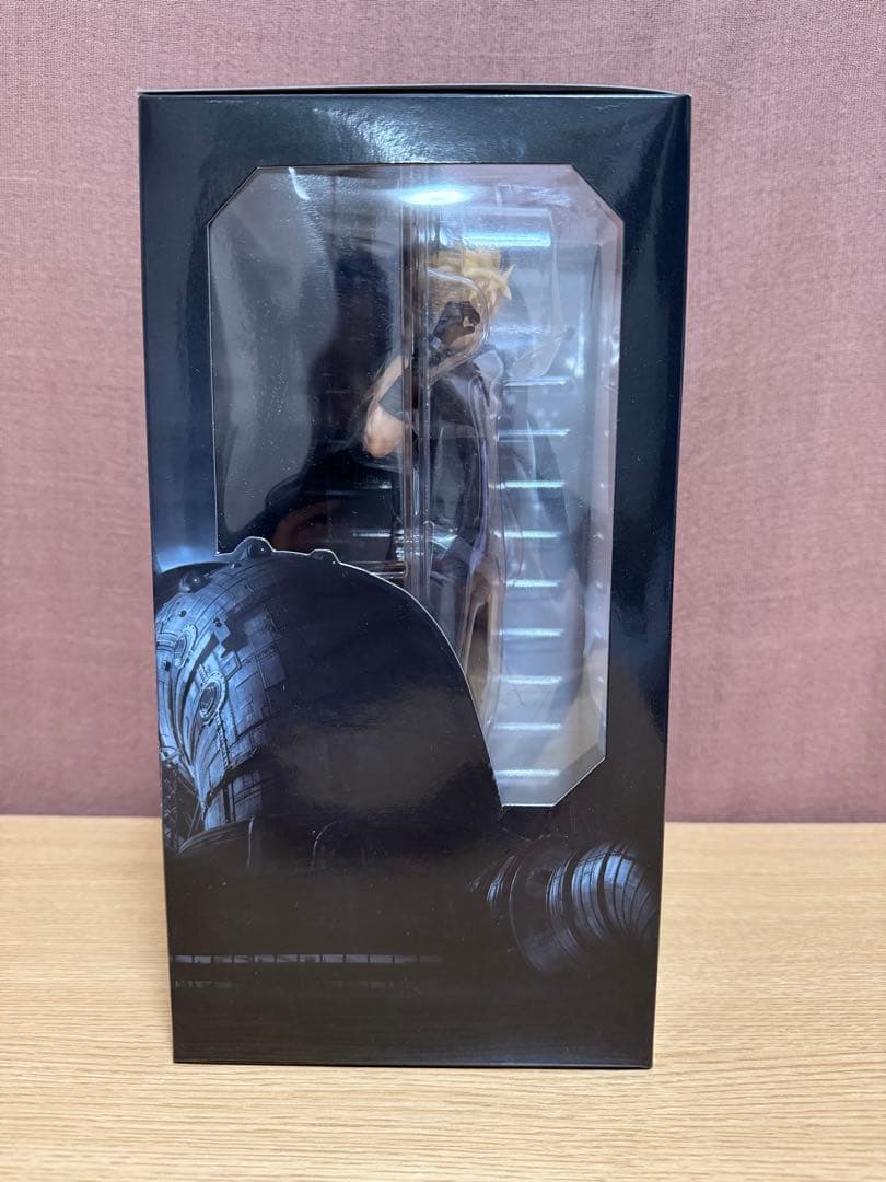 FINAL FANTASY VII CLOUD STRIFE クラウドフィギュア