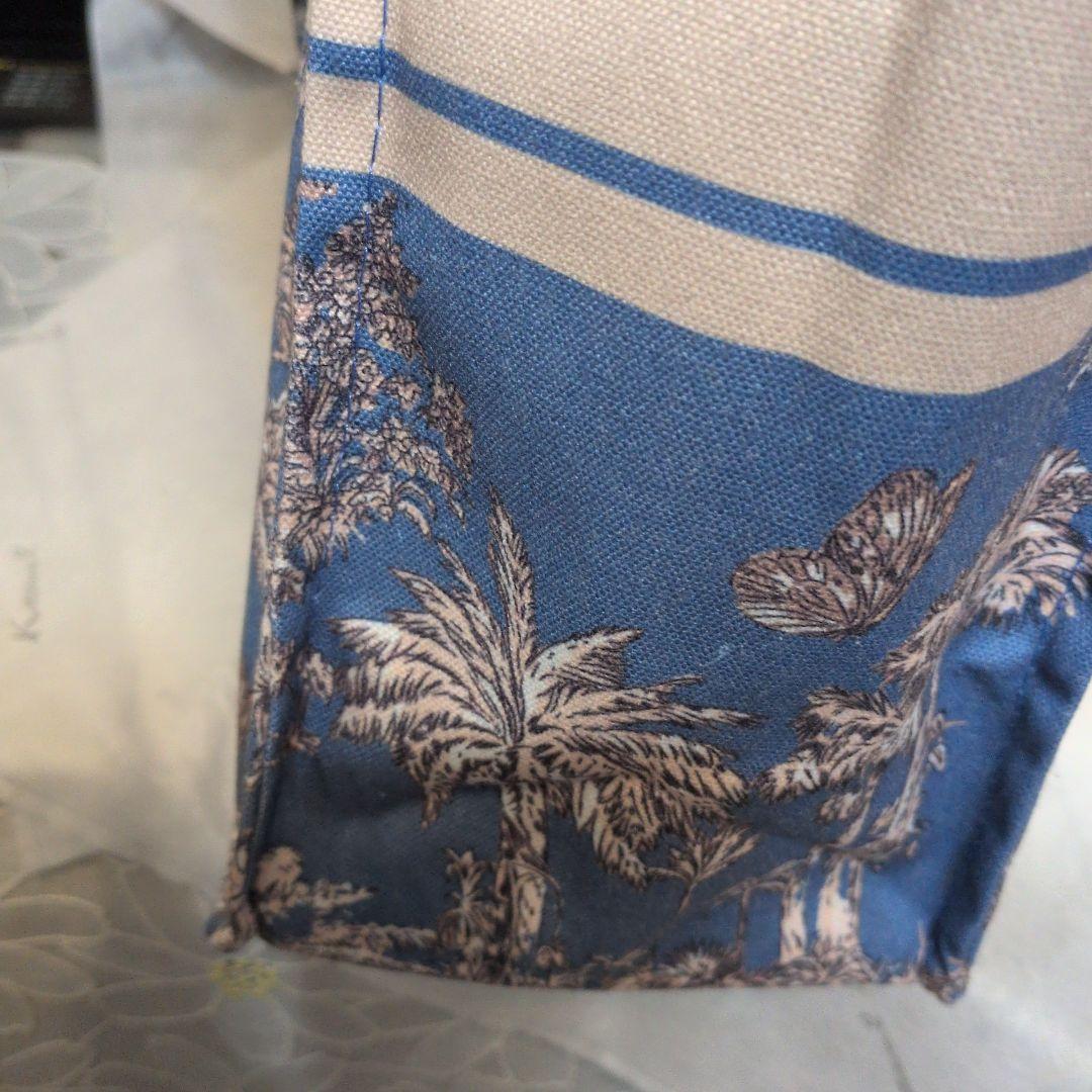 CHRISTIAN DIOR　新品未使用　2個チャーム付き 花柄トートバッグ