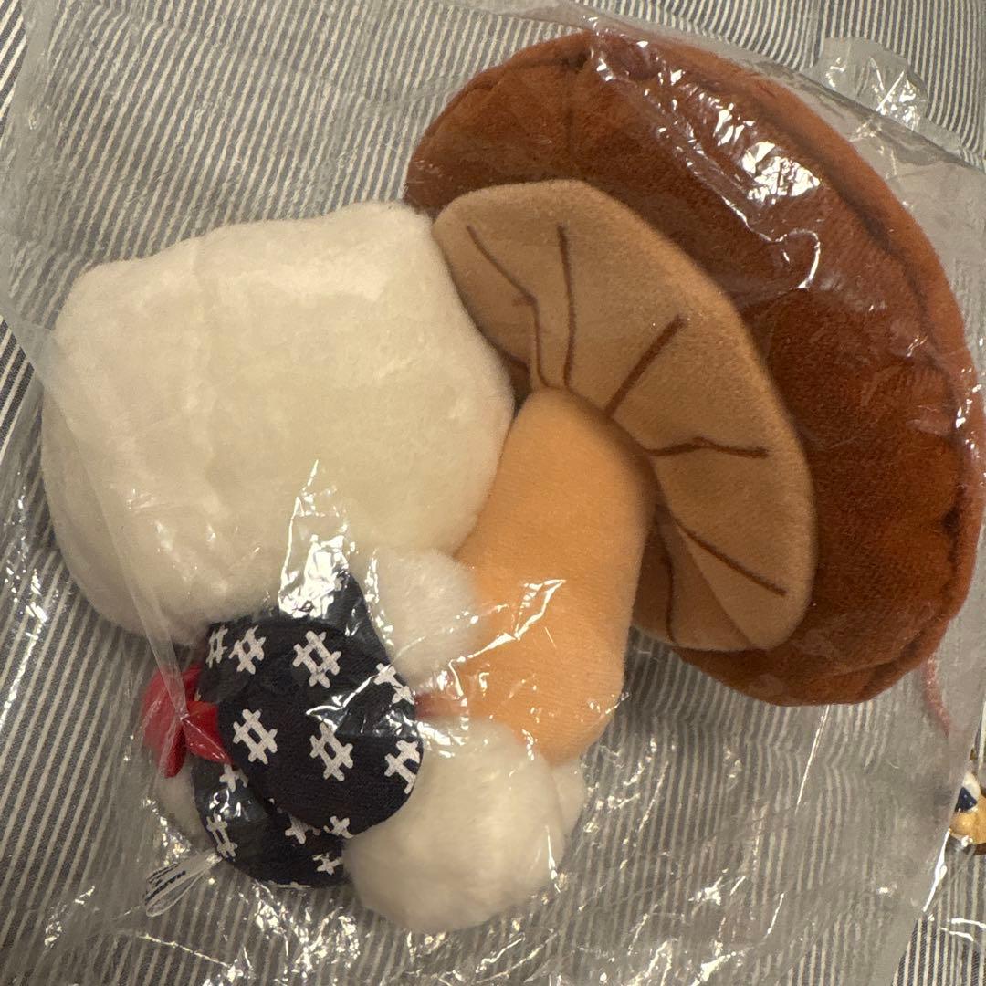 ご当地キティ　ぬいぐるみ　大分　しいたけ