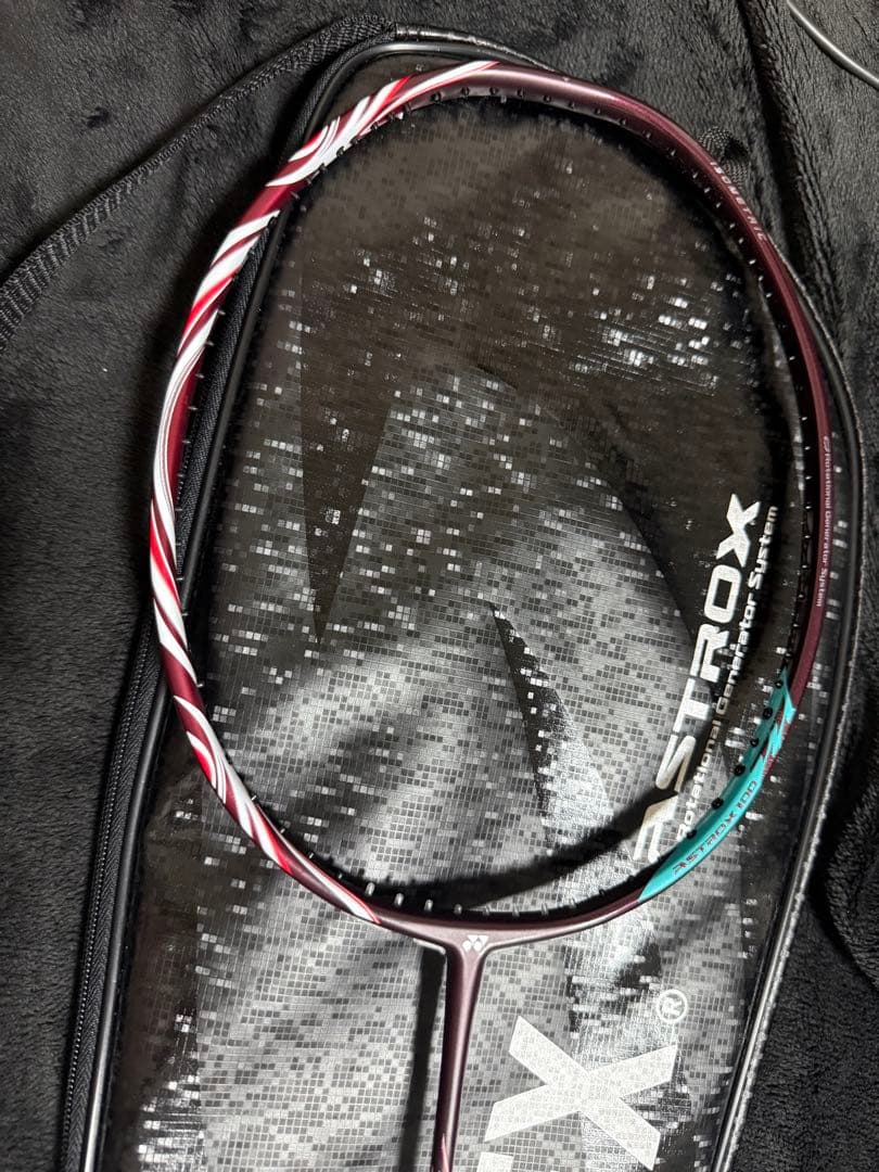 YONEX アストロクス100ZZ 4U5G