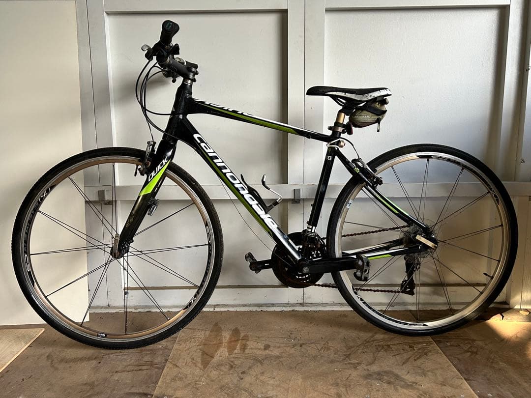【有名メーカー】CANNONDALE クロスバイク SHIMANO 24変速