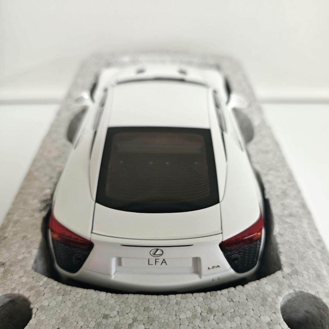 AUTOart 1/18レクサス LFA Signatureモデル