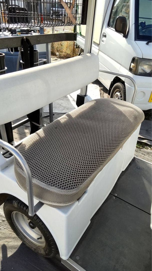 ゴルフカート 4人乗り ホワイト