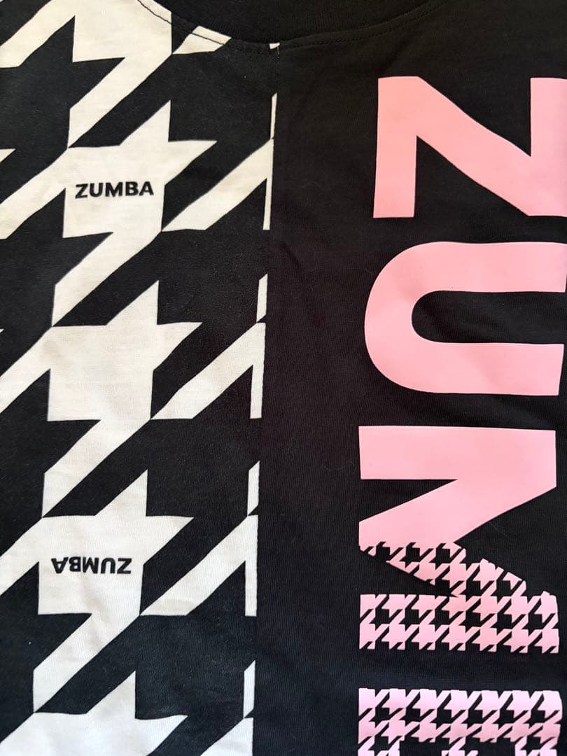 ZUMBA バレンタインシリーズ　正規品Tシャツ　未使用品