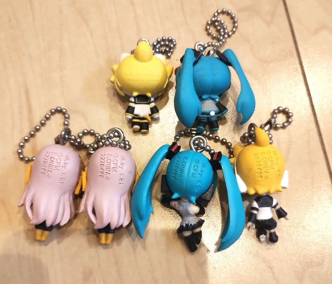 キティ 初音ミク 鏡音レン 巡音ルカ フィギュアボールチェーン セット 希少