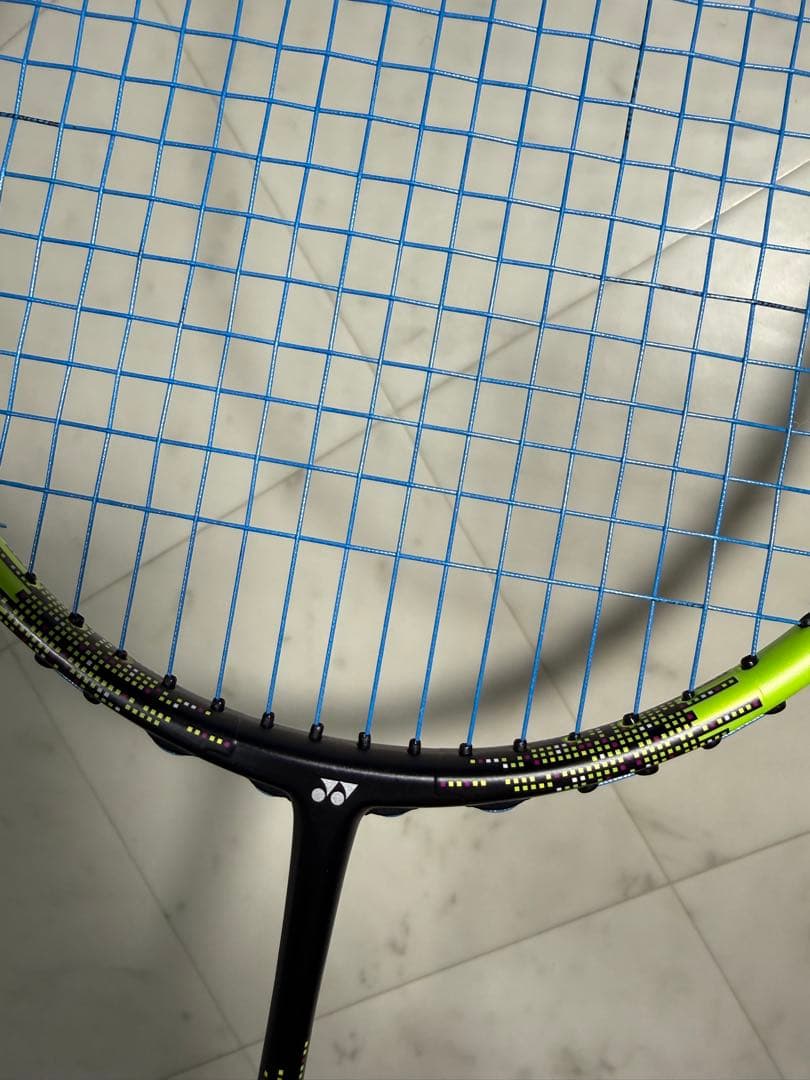 ひびなし美品YONEX VOLTRIC30 ボルトリック30 5UG5 イエロー