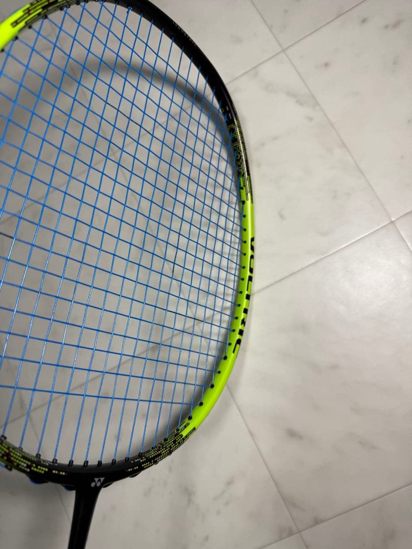 ひびなし美品YONEX VOLTRIC30 ボルトリック30 5UG5 イエロー