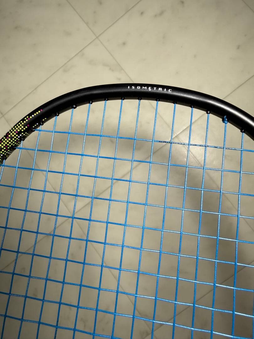 ひびなし美品YONEX VOLTRIC30 ボルトリック30 5UG5 イエロー
