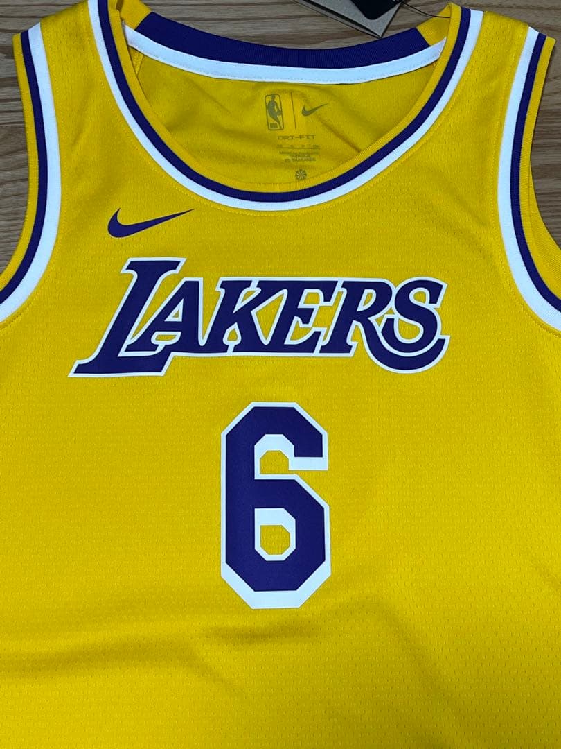 Nike Lakers レブロン ジェームズ ジャージ タグ付き新品 Ｓサイズ