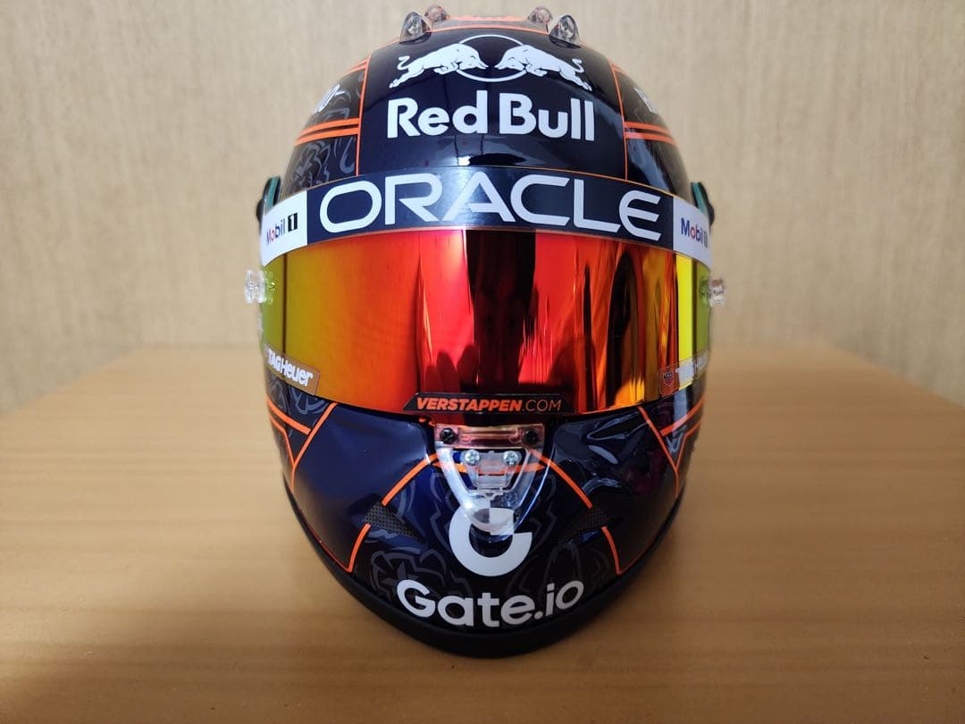 マックス・フェルスタッペン レッドブル1/2ヘルメット2025年オランダGP仕様