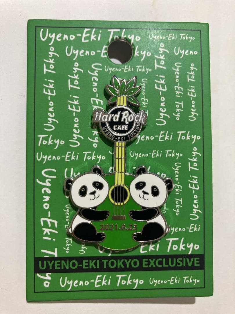 ハードロックカフェ上野駅　TWIN PANDA GUITAR PIN-1&2