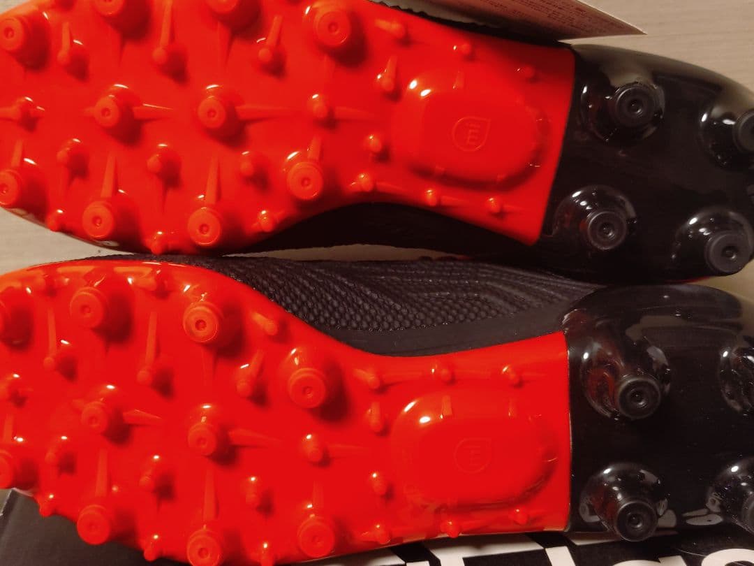タグ付き 未使用 adidas サッカー スパイク プレデター 18.2 25