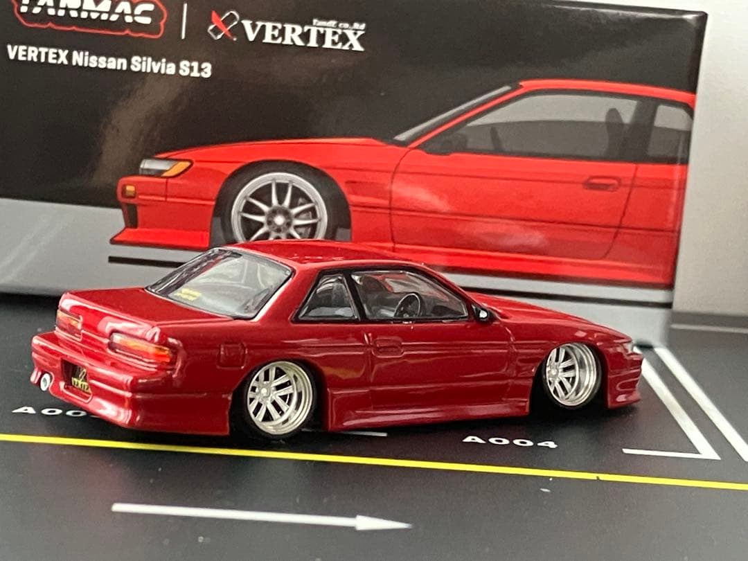 ミニカー TARMAC VERTEX Nissan Silvia S13 1/64
