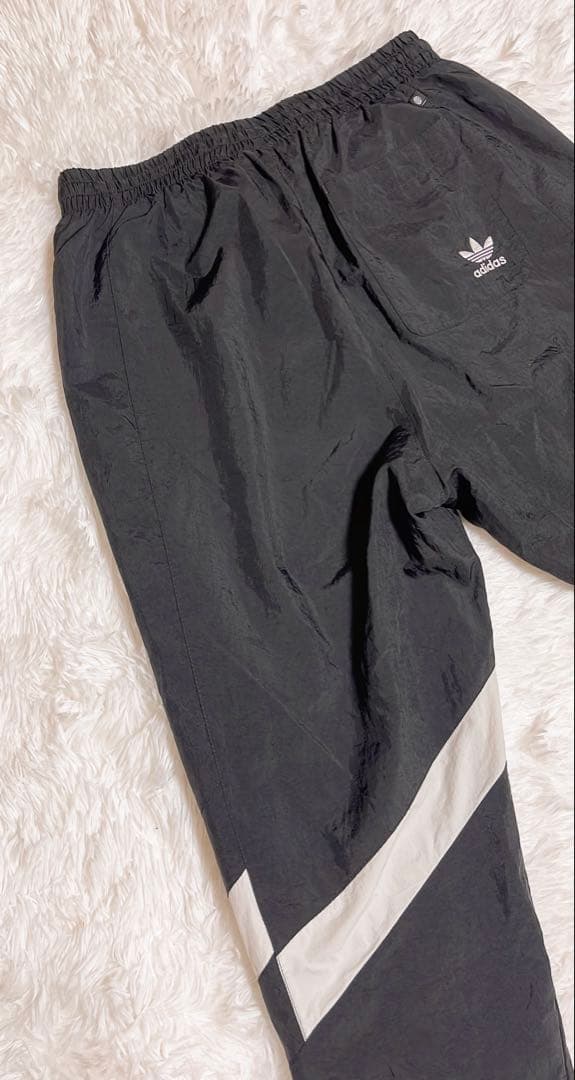 adidas Rekive ナイロントラックパンツ アディダス