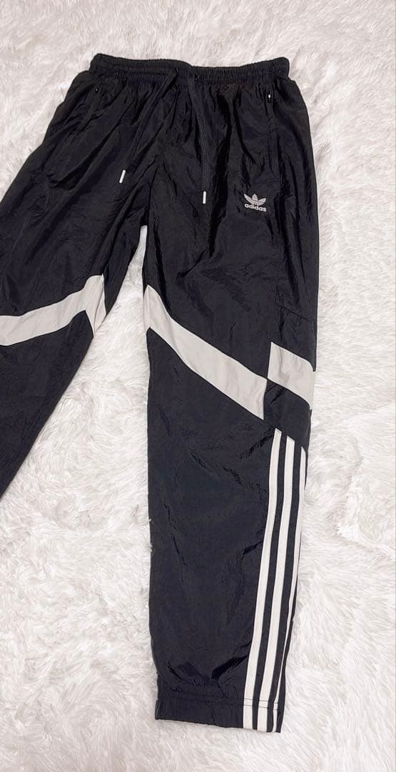 adidas Rekive ナイロントラックパンツ アディダス