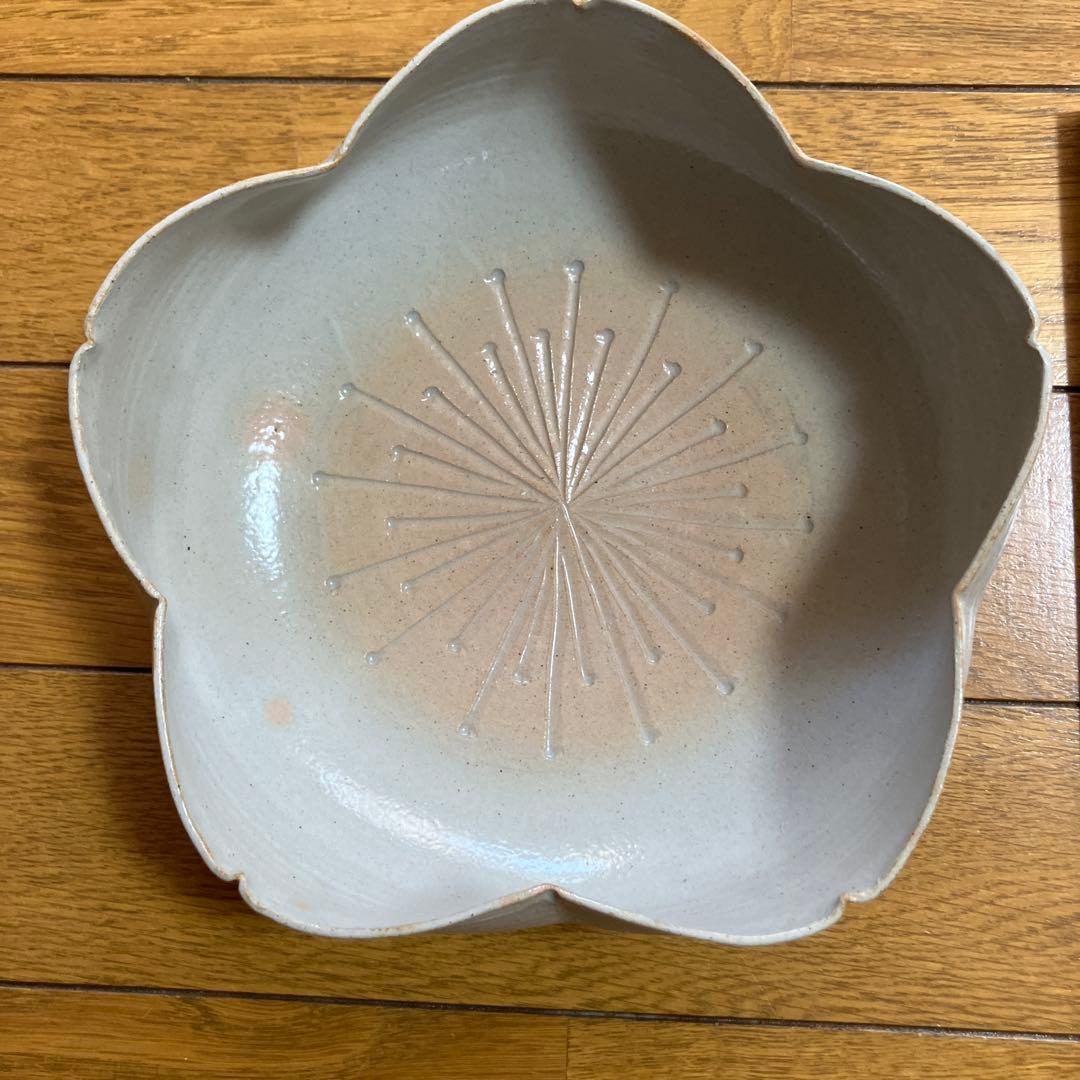 桜の花びら型菓子器