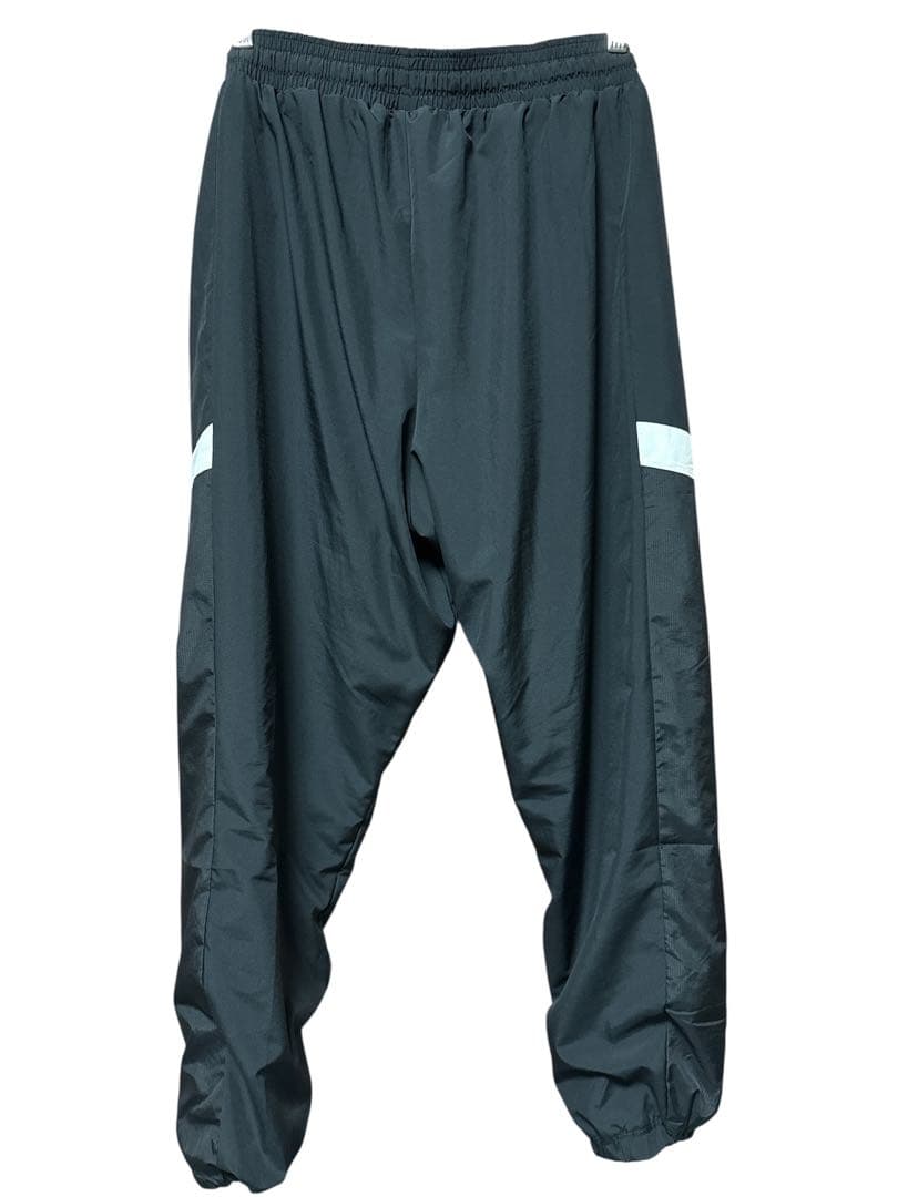 NIKE ウーブン アイコン セットアップ