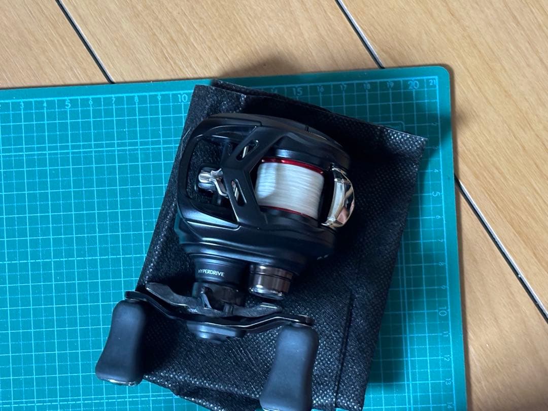 美品　ダイワ 25ALPHAS (アルファス)BF TW 8.5L 左ハンドル