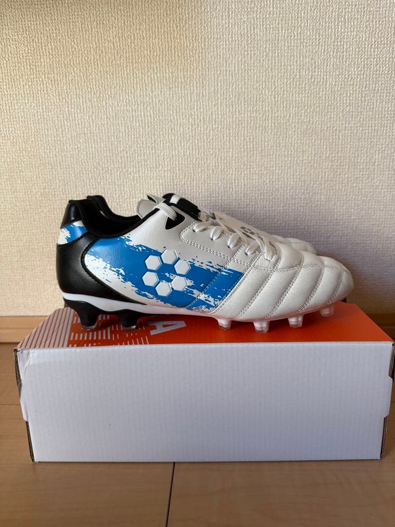 新品未使用SFIDA スフィーダ サッカースパイク 25.0cm ホワイト 箱有