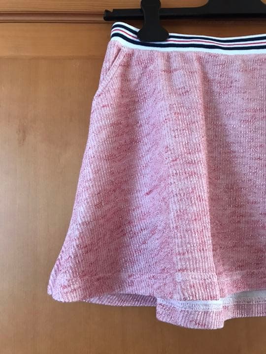 フィラ テニスウェア　ピンク色スコート　Mサイズ　新品