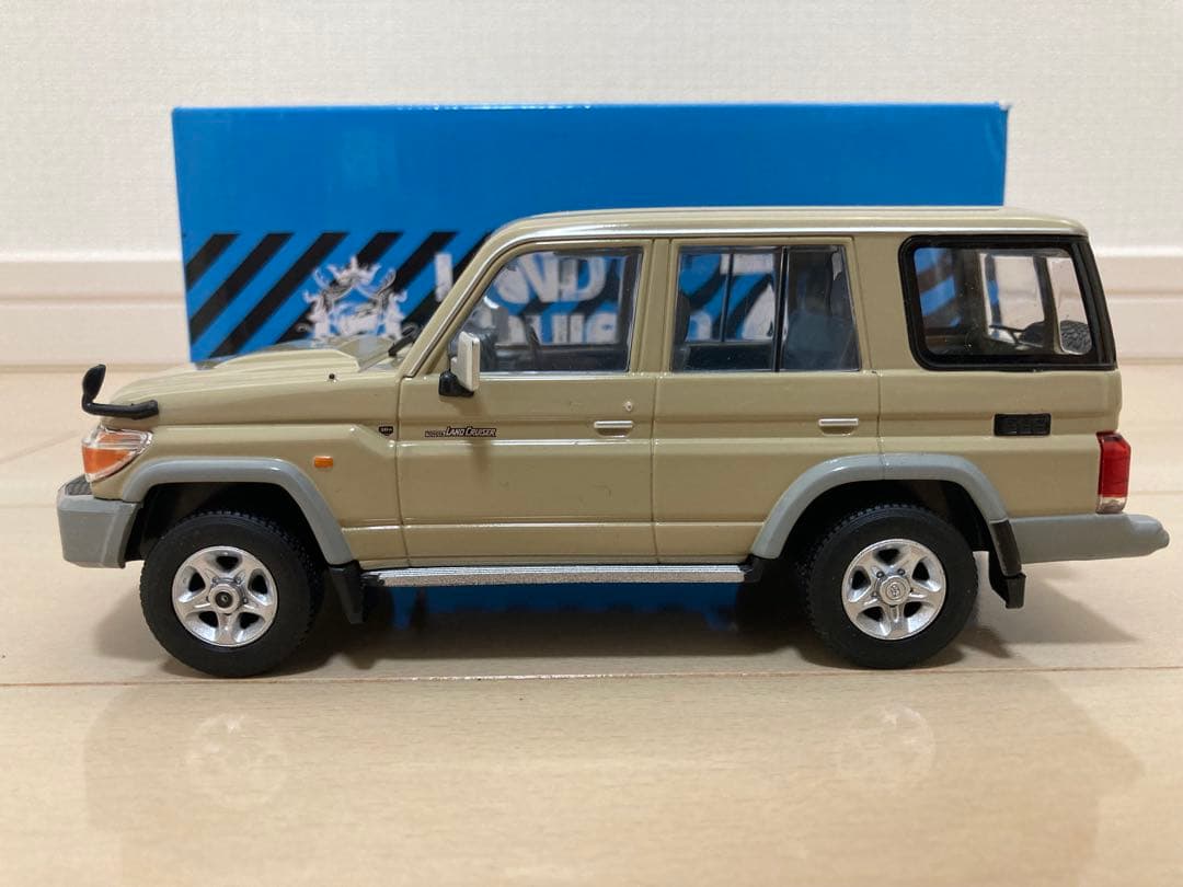 トヨタ ランドクルーザー70 ミニカー