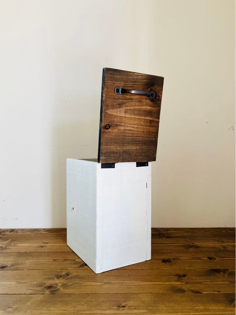 トイレポット・サニタリーケース・サニタリーボックス・コーナーポット・ゴミ箱