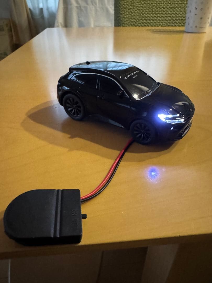 トヨタ クラウンスポーツ 非売品 カラーサンプル ミニカー改LEDライト
