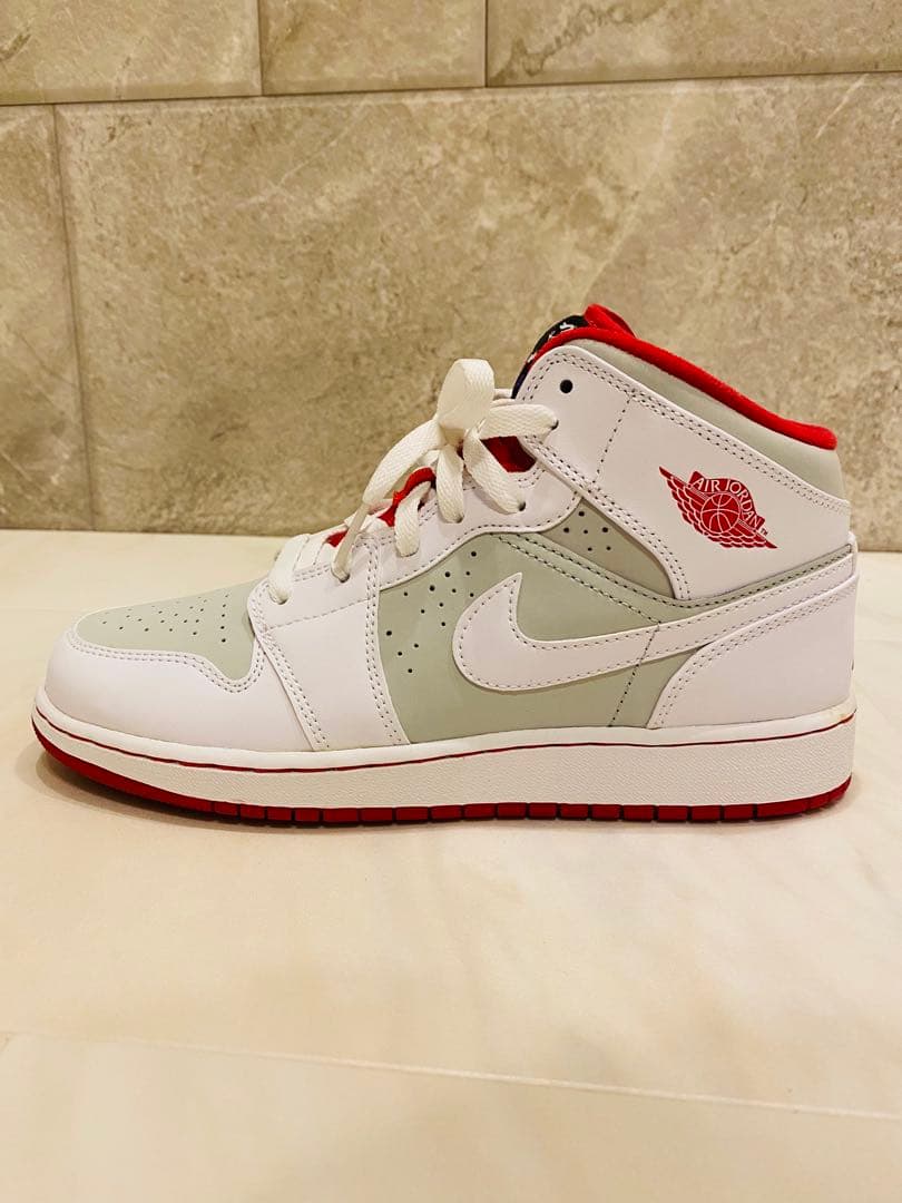 その他 NIKE AIR JORDAN 1 RETRO MID HARE JORDAN