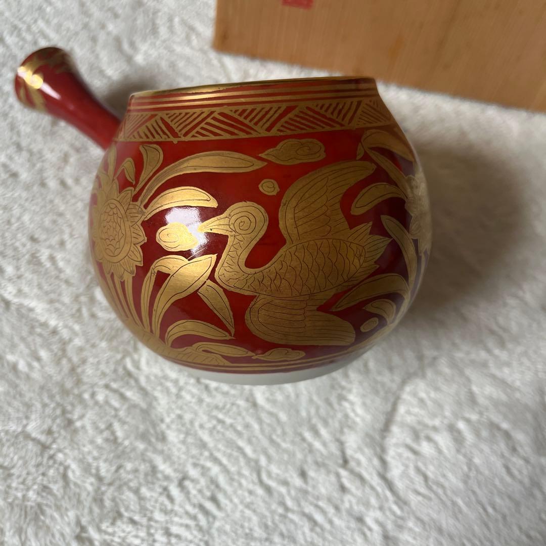 赤色金色装飾の陶器急須