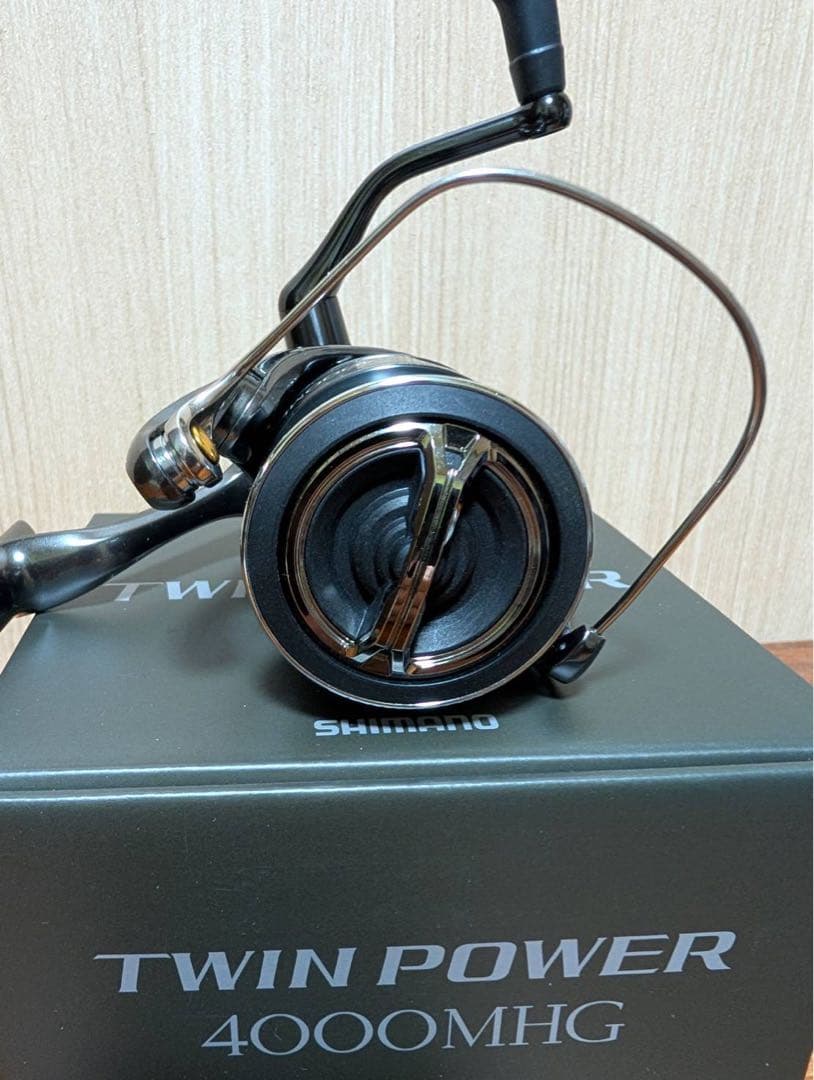 シマノ　24ツインパワー　4000MHG