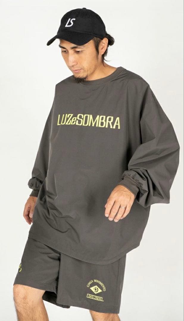 ルースイソンブラ STRETCH TAFTA TOO BIG CREW TOP