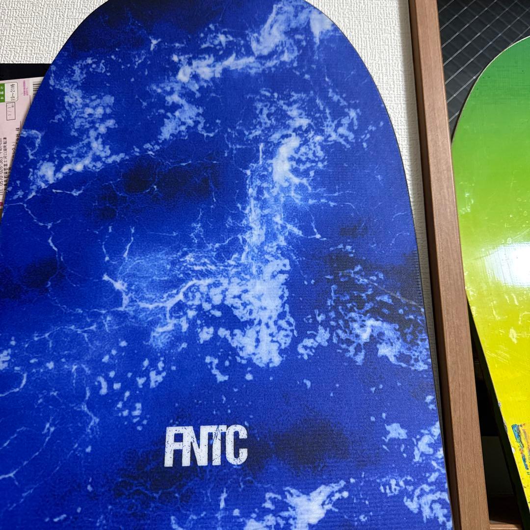 FNTC LONELY AT THE TOP スノーボード