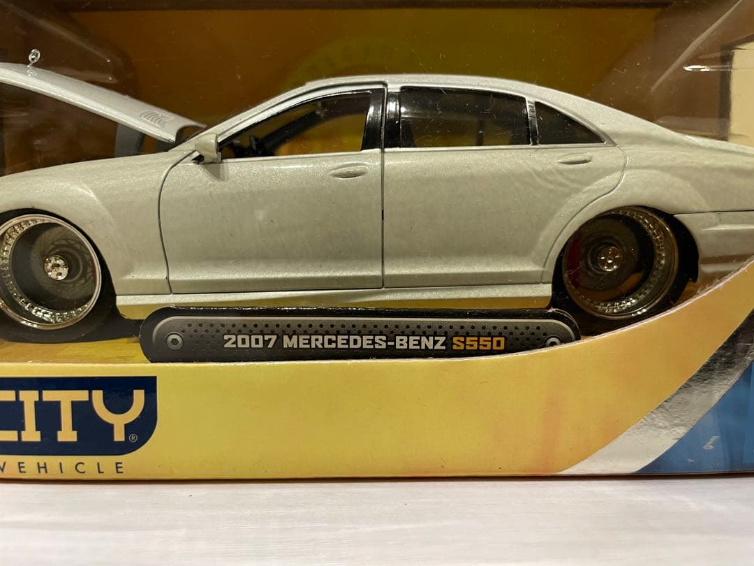 DUB CITY 2007 Mercedes-Benz S550 ホワイト