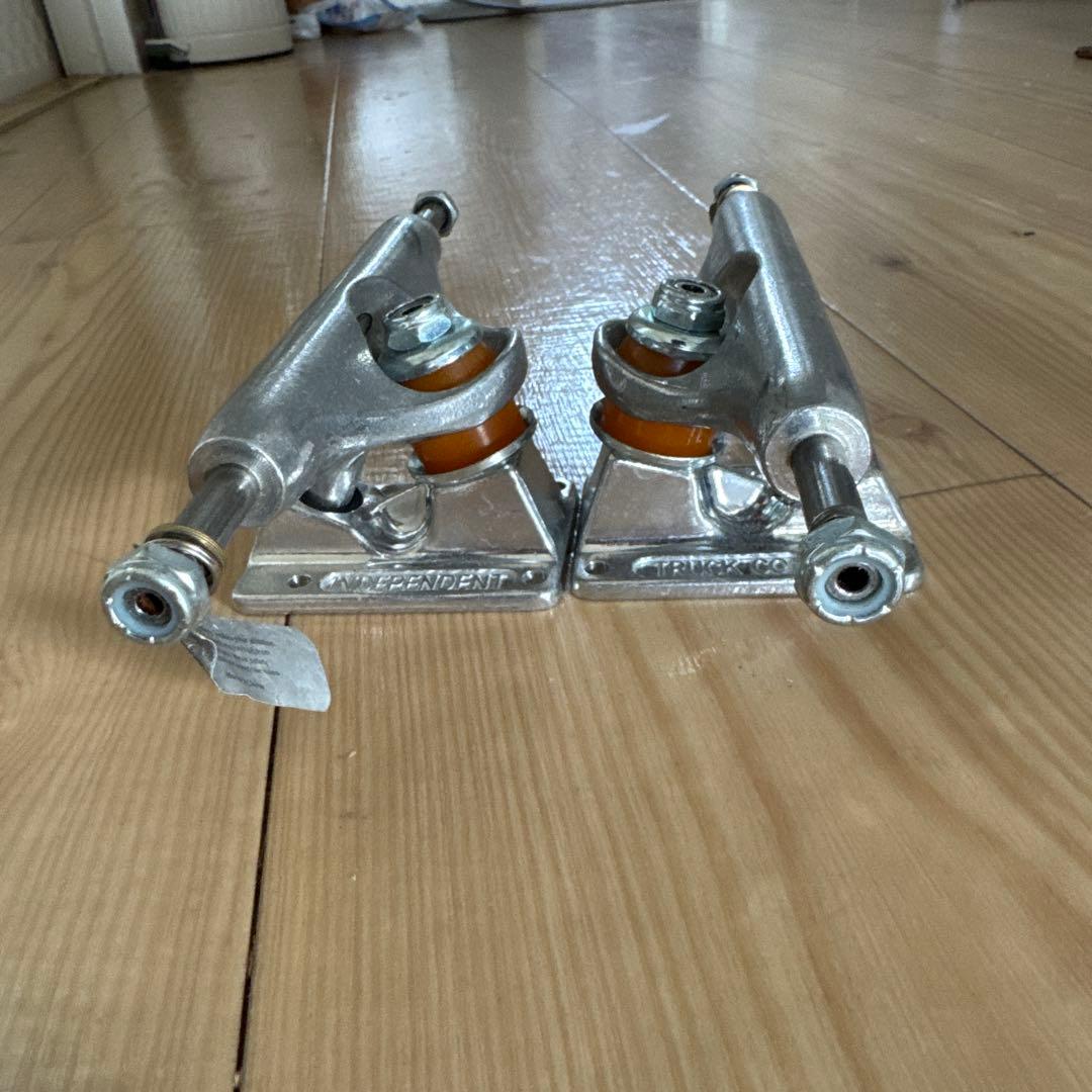 スケートボード INDEPENDENT HOLLOW 139