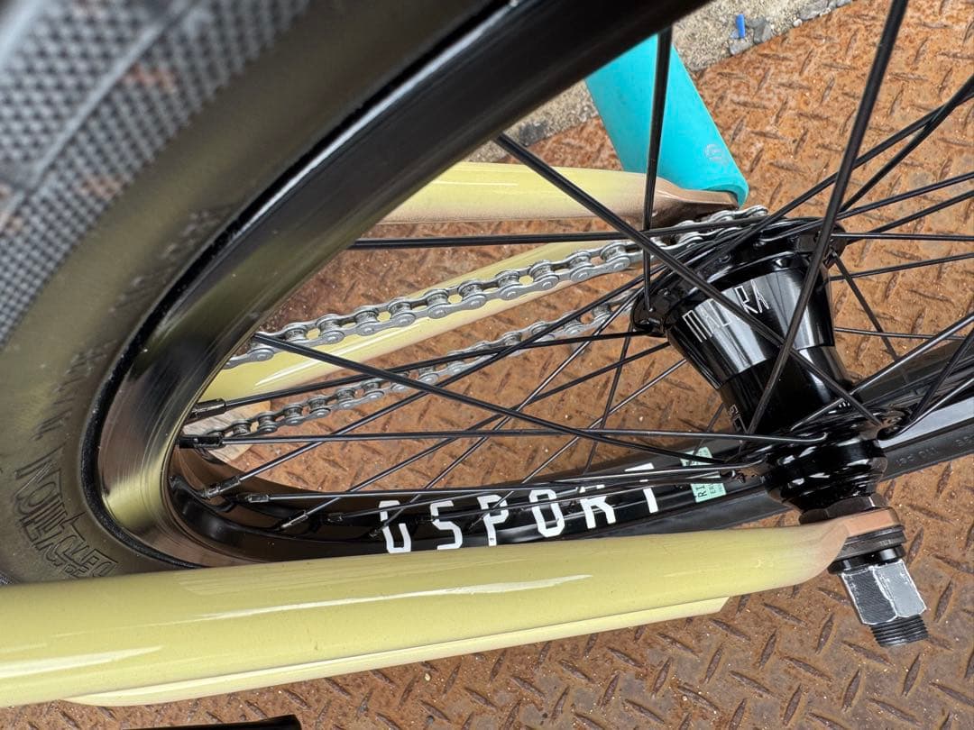 BMXバイク CULT HAWK AK フルカスタム　20.5”