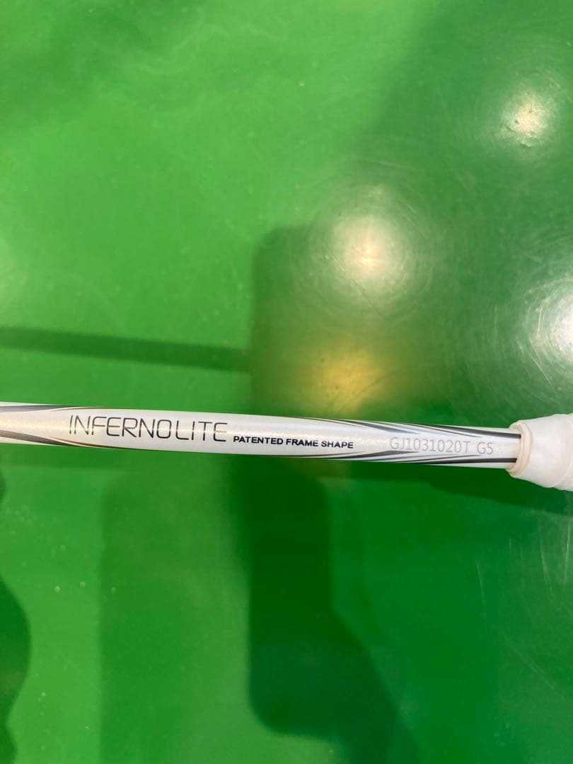 ゴーセンバドミントンラケット インフェルノ ライト 美品‼︎ ②