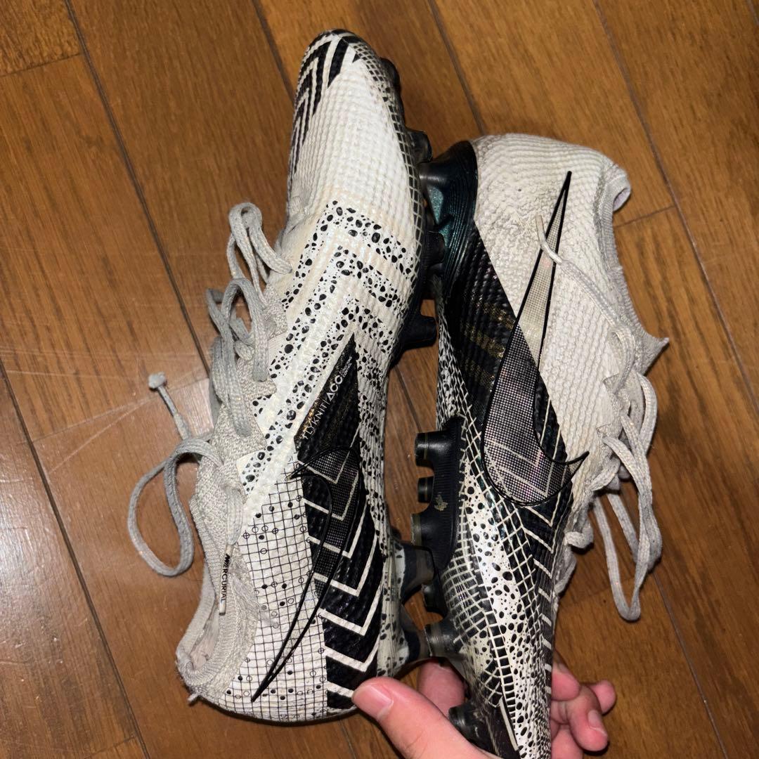 サッカースパイク NIKE マーキュリアル トップモデル