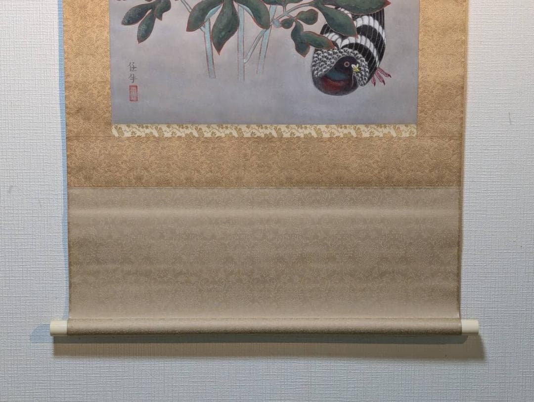 【真作】掛軸　小谷津任牛　芍薬　花鳥画　優美な彩色　日本画　共箱入　V169