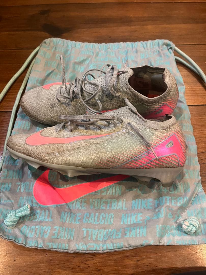 Nike サッカーシューズ スパイク グレー/ピンク