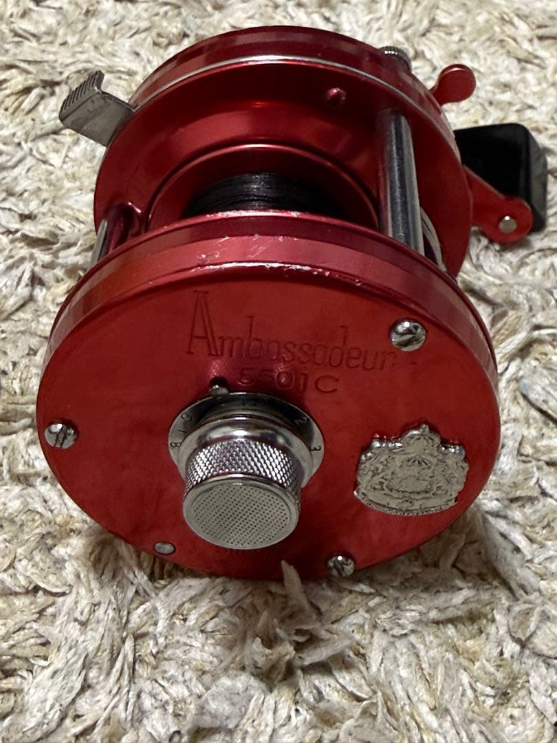 値下げ　アンバサダー　5501C BIG A レッド　アブガルシア Abu 左