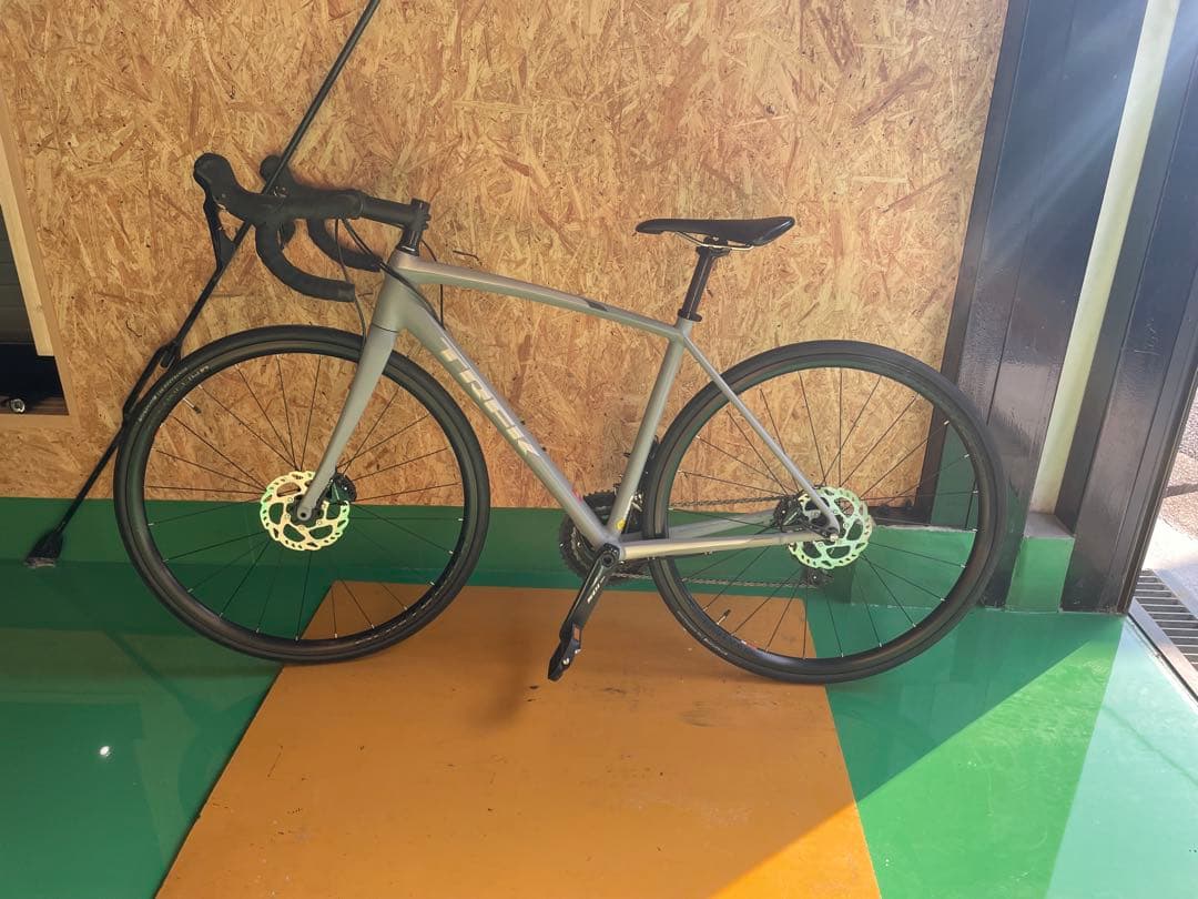 TREK EMONDA ALR5 105仕様 トレック　引き取り限定