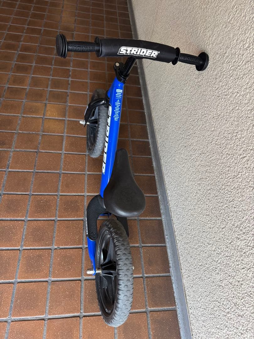 STRIDER ストライダースポーツ バランスバイク 青