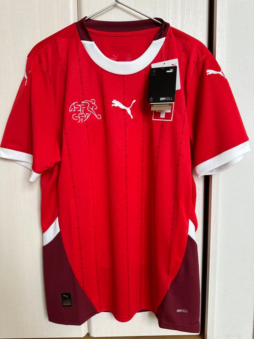 【値下げ中】 PUMA スイス代表2024年サッカーユニフォーム新品タグ付き