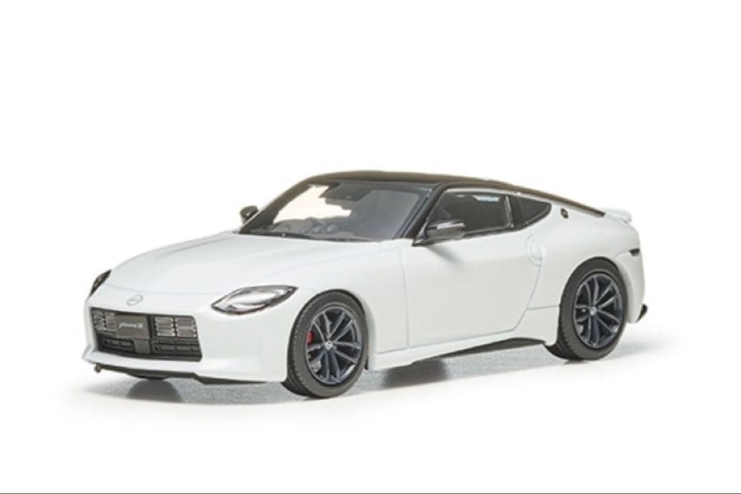 ミニカー Fairlady Z (Prism White / Super Black)