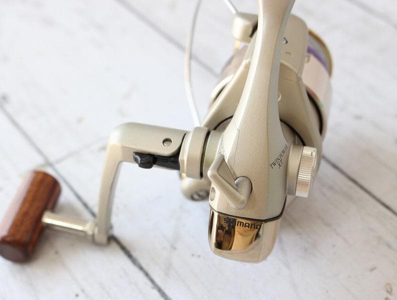 美品 シマノ ツインパワー XT 2000 スピニングリール
