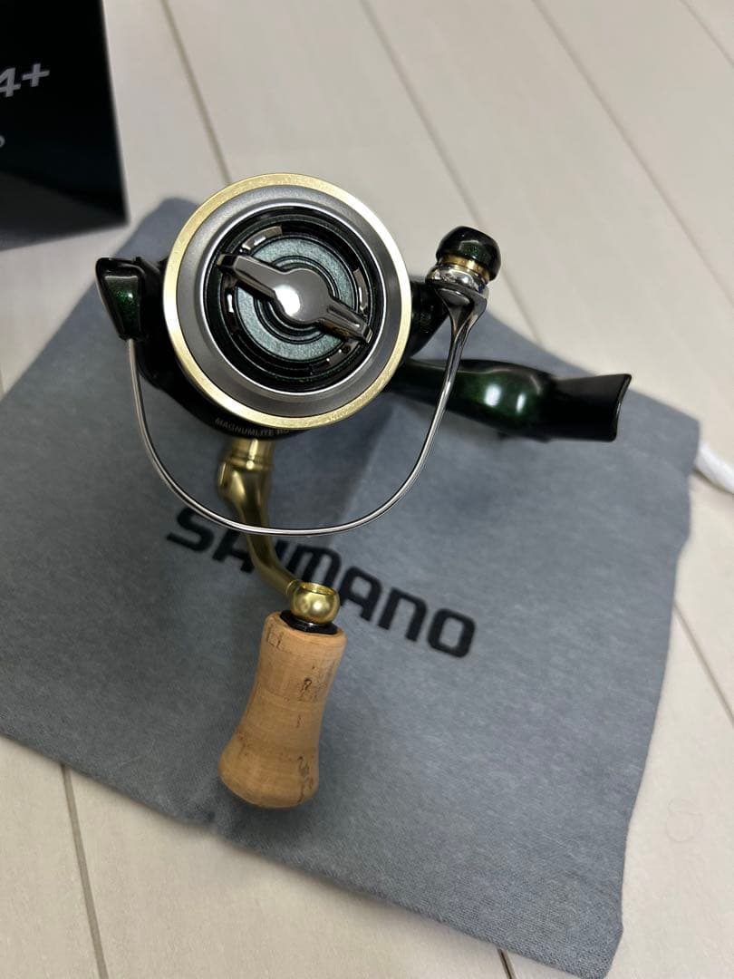 【美品】シマノ　カーディフ　Cl4+ C2000HGS